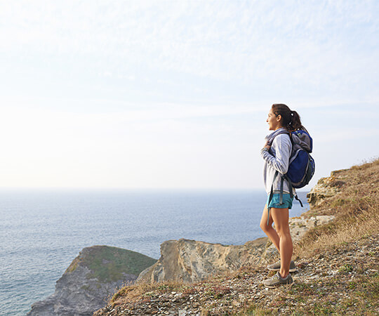 siete consejos de los expertos para empacar su mochila para una excursión